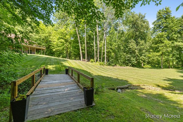 12173 Hart Street NE, Greenville, MI 48838