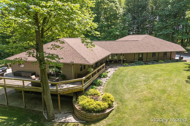 12173 Hart Street NE, Greenville, MI 48838
