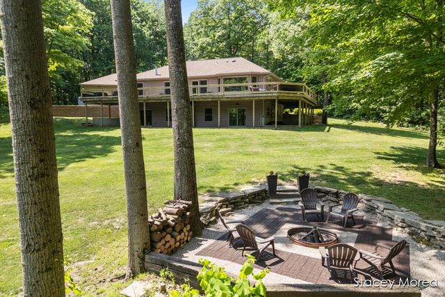 12173 Hart Street NE, Greenville, MI 48838
