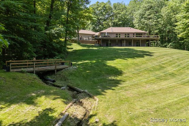 12173 Hart Street NE, Greenville, MI 48838