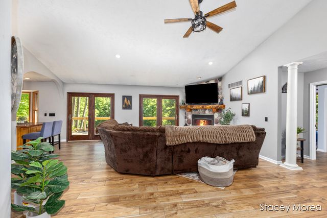 12173 Hart Street NE, Greenville, MI 48838