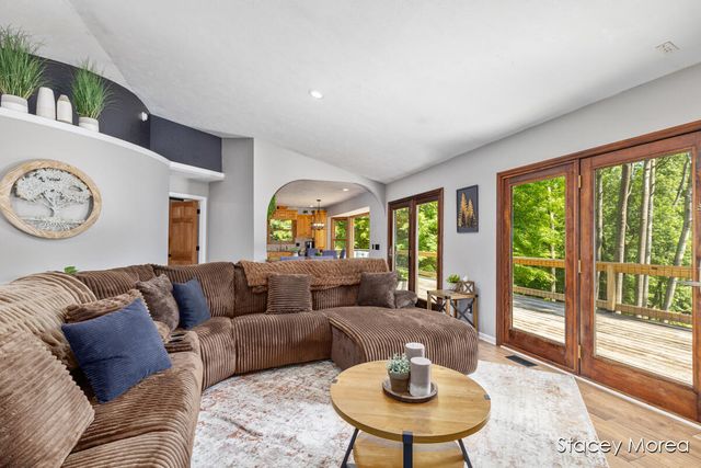 12173 Hart Street NE, Greenville, MI 48838
