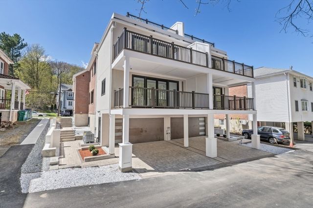444 Lowell Ave, Newton, MA 02460