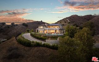 26767 Mulholland Highway, Calabasas, CA 91302