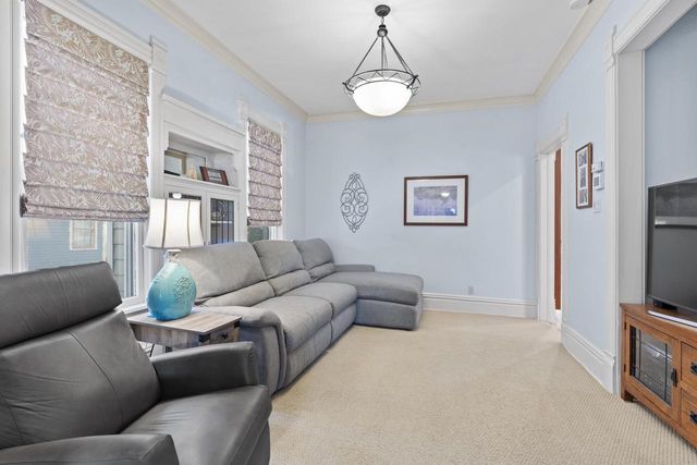 8100 W Chestnut STREET, Wauwatosa, WI 53213