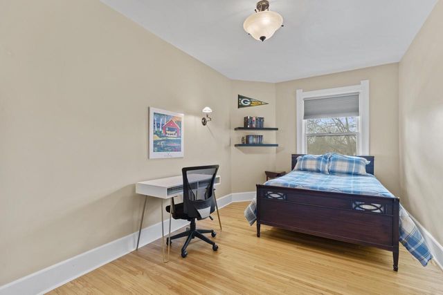 8100 W Chestnut STREET, Wauwatosa, WI 53213