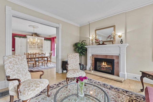 8100 W Chestnut STREET, Wauwatosa, WI 53213