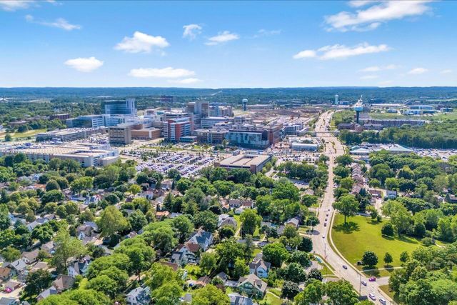 8100 W Chestnut STREET, Wauwatosa, WI 53213