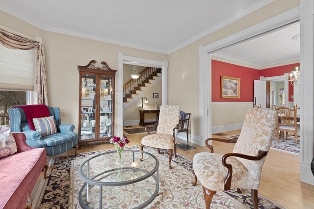 8100 W Chestnut STREET, Wauwatosa, WI 53213