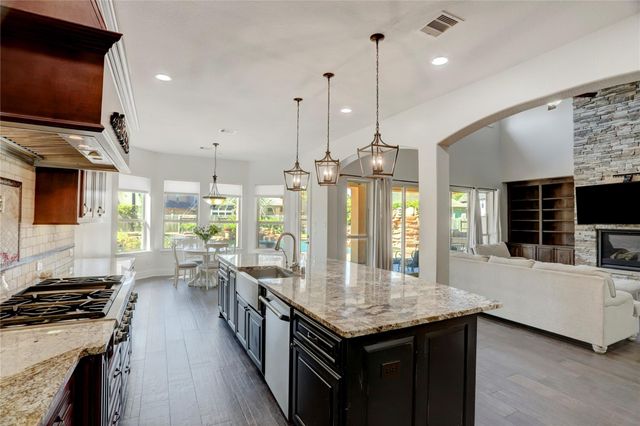 14 Pravia Path Drive, Missouri City, TX 77459