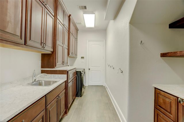 14 Pravia Path Drive, Missouri City, TX 77459