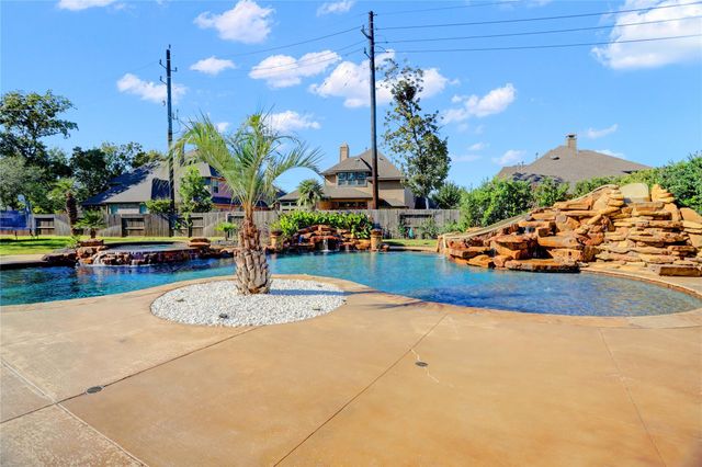 14 Pravia Path Drive, Missouri City, TX 77459