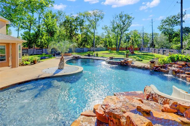 14 Pravia Path Drive, Missouri City, TX 77459