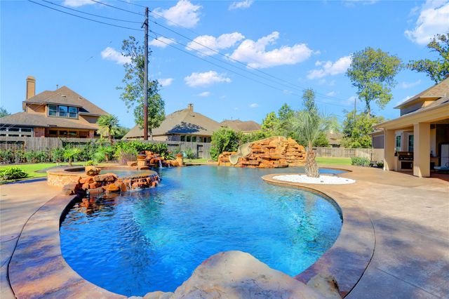 14 Pravia Path Drive, Missouri City, TX 77459