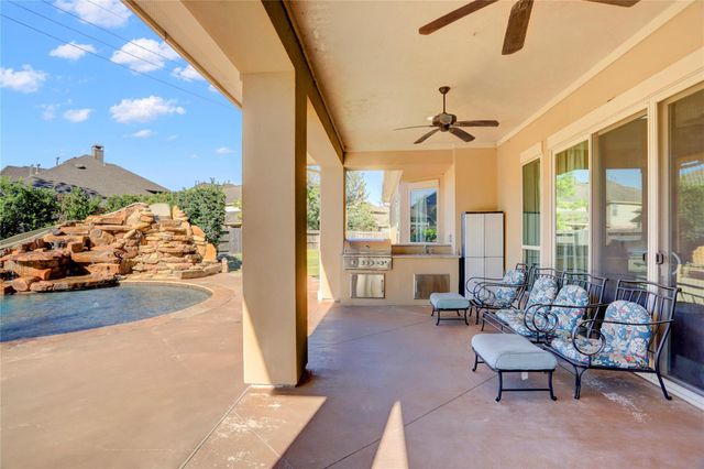 14 Pravia Path Drive, Missouri City, TX 77459