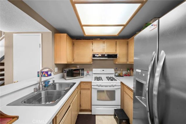 24153 Del Monte 354, Valencia, CA 91355