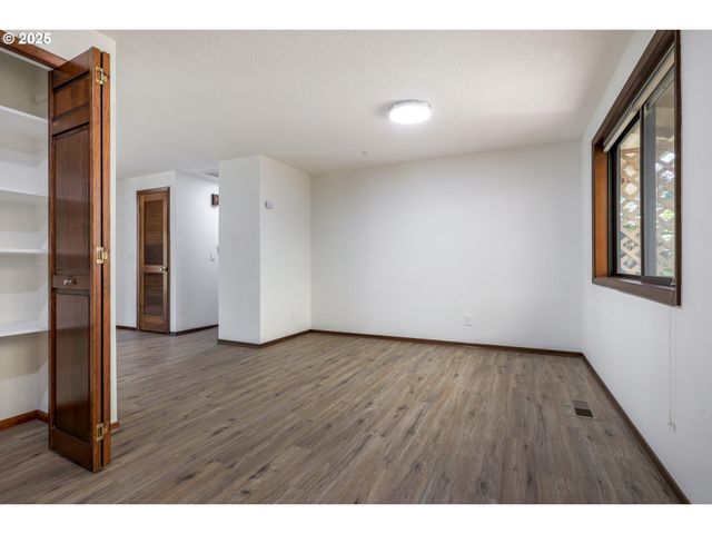 18915 ALLEGHENY Dr, Oregon City, OR 97045