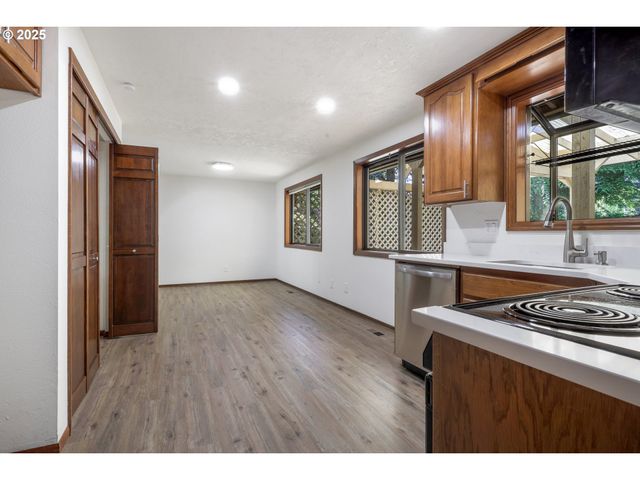 18915 ALLEGHENY Dr, Oregon City, OR 97045
