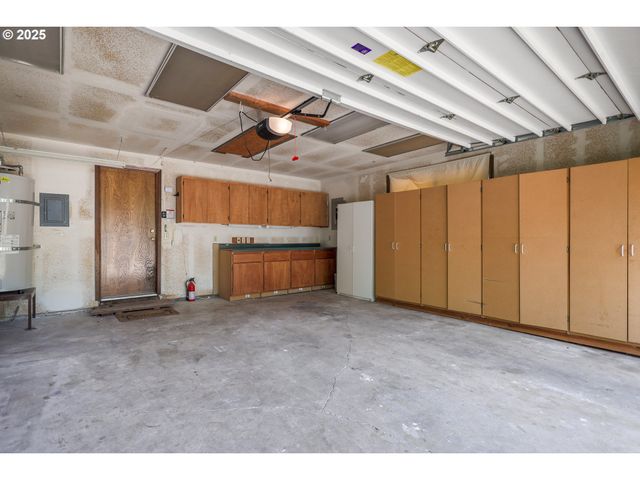 18915 ALLEGHENY Dr, Oregon City, OR 97045