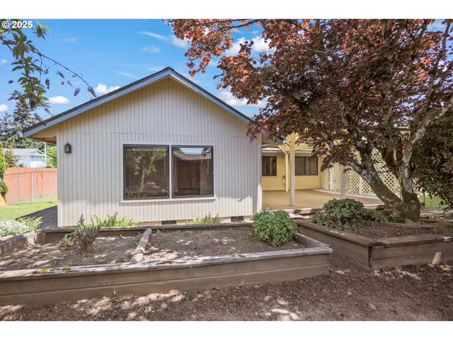 18915 ALLEGHENY Dr, Oregon City, OR 97045