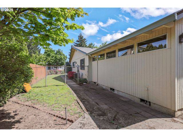 18915 ALLEGHENY Dr, Oregon City, OR 97045