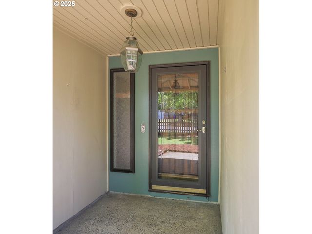 18915 ALLEGHENY Dr, Oregon City, OR 97045