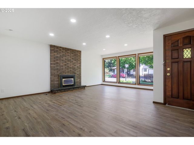 18915 ALLEGHENY Dr, Oregon City, OR 97045