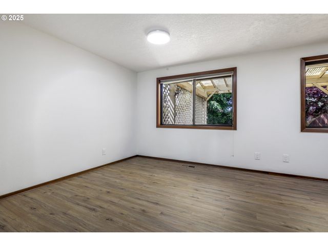 18915 ALLEGHENY Dr, Oregon City, OR 97045