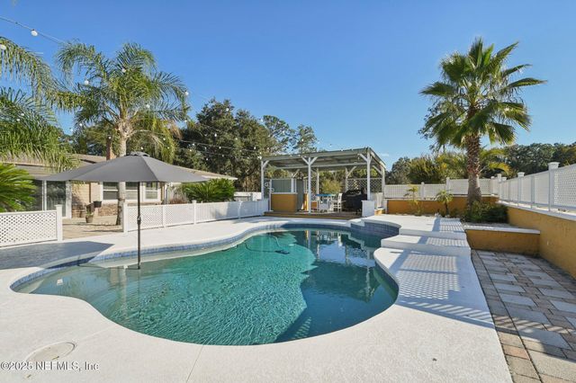 768 ARTHUR MOORE Drive, Green Cove Springs, FL 32043