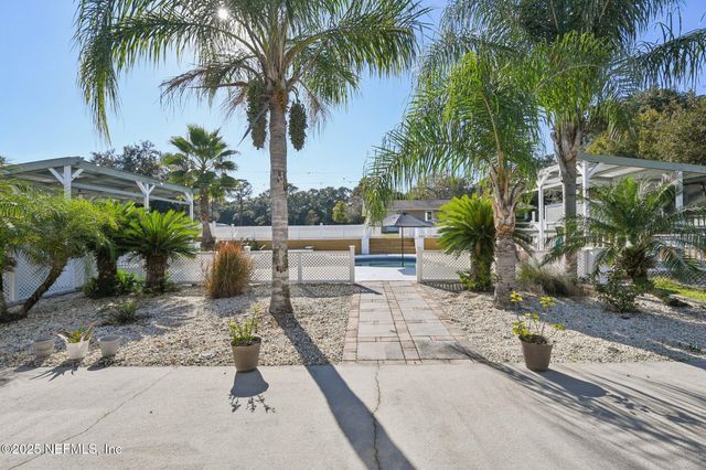 768 ARTHUR MOORE Drive, Green Cove Springs, FL 32043