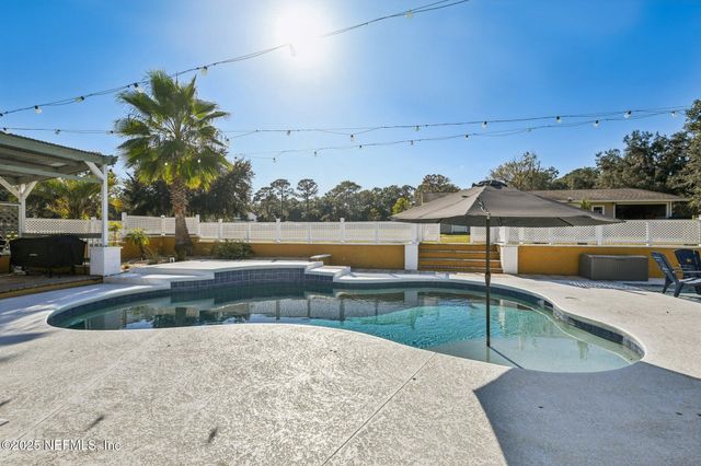 768 ARTHUR MOORE Drive, Green Cove Springs, FL 32043