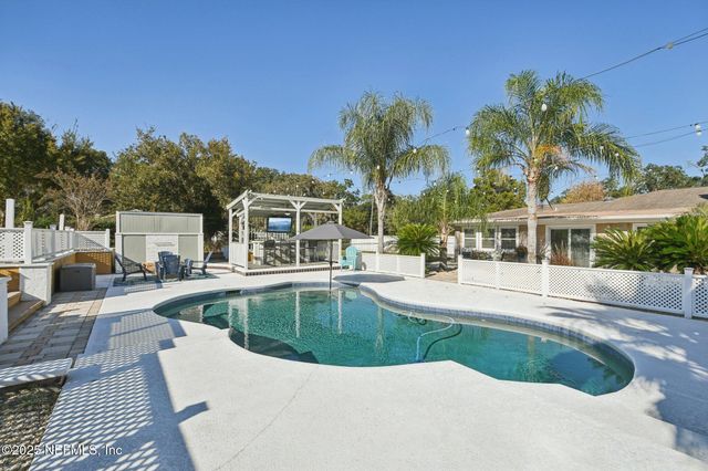 768 ARTHUR MOORE Drive, Green Cove Springs, FL 32043