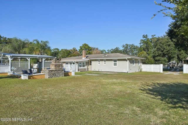 768 ARTHUR MOORE Drive, Green Cove Springs, FL 32043