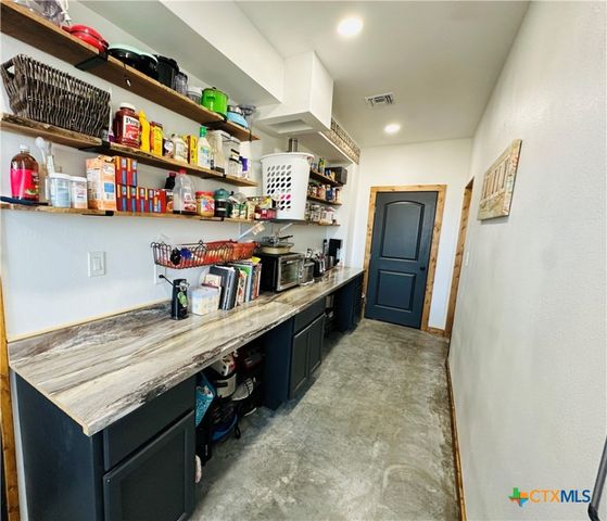 96 Leaning Oak Road, Victoria, TX 77904