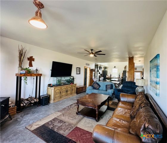 96 Leaning Oak Road, Victoria, TX 77904