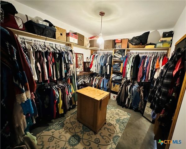 96 Leaning Oak Road, Victoria, TX 77904