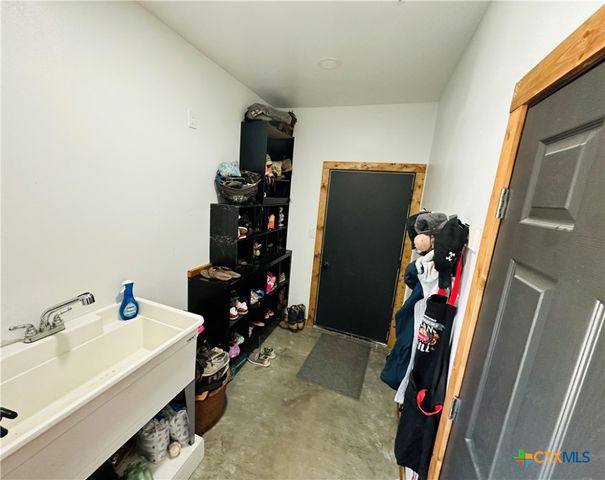 96 Leaning Oak Road, Victoria, TX 77904