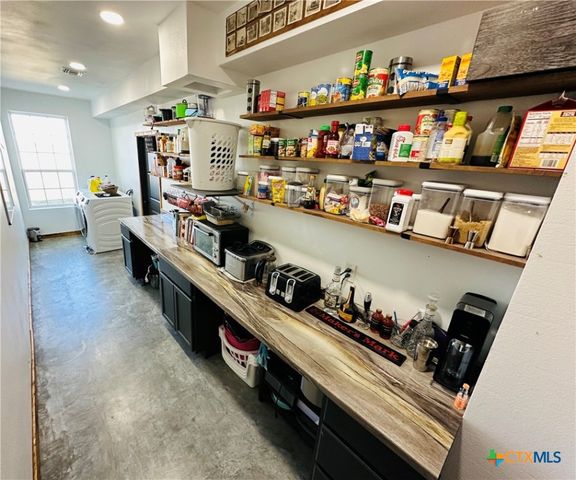 96 Leaning Oak Road, Victoria, TX 77904