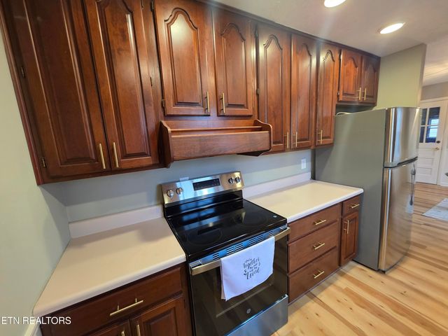 115 Morgan Rd, Oak Ridge, TN 37830