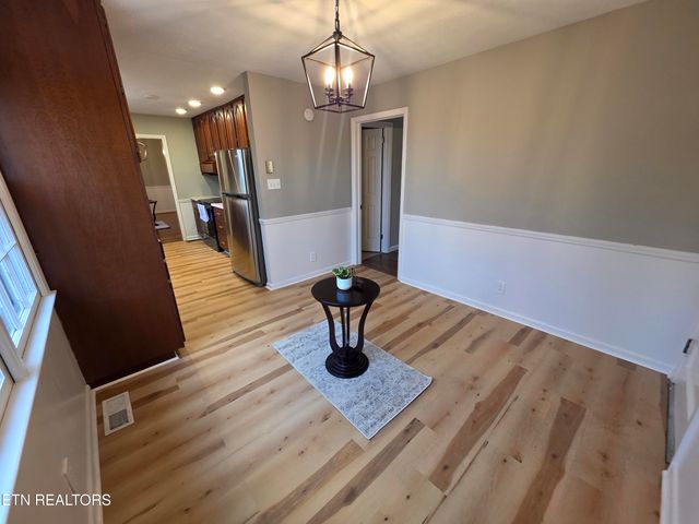 115 Morgan Rd, Oak Ridge, TN 37830