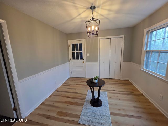 115 Morgan Rd, Oak Ridge, TN 37830