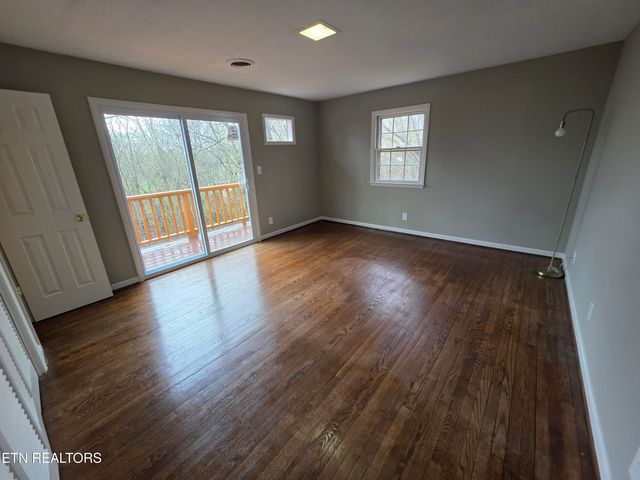 115 Morgan Rd, Oak Ridge, TN 37830