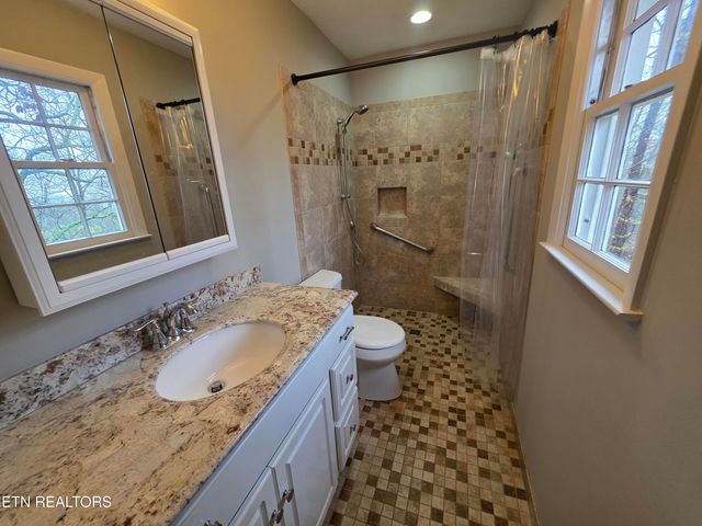 115 Morgan Rd, Oak Ridge, TN 37830