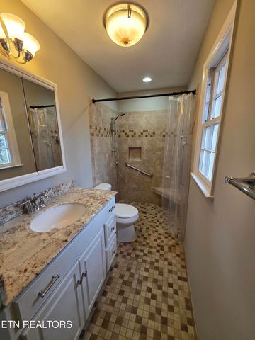 115 Morgan Rd, Oak Ridge, TN 37830