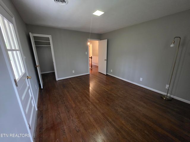 115 Morgan Rd, Oak Ridge, TN 37830