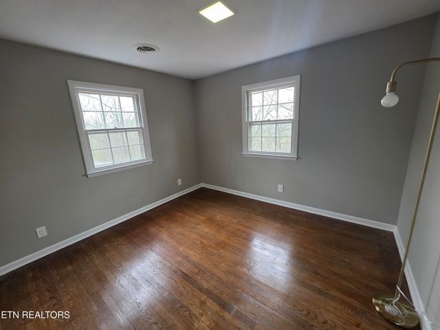 115 Morgan Rd, Oak Ridge, TN 37830