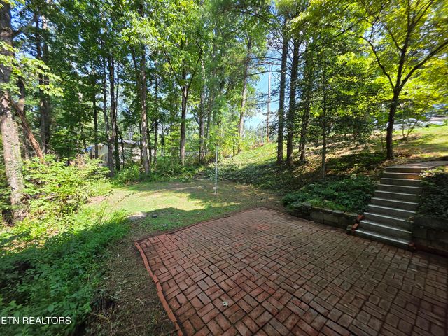 115 Morgan Rd, Oak Ridge, TN 37830