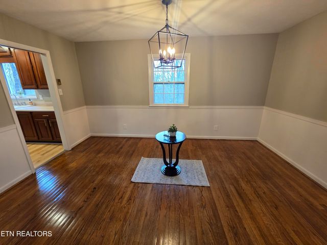 115 Morgan Rd, Oak Ridge, TN 37830