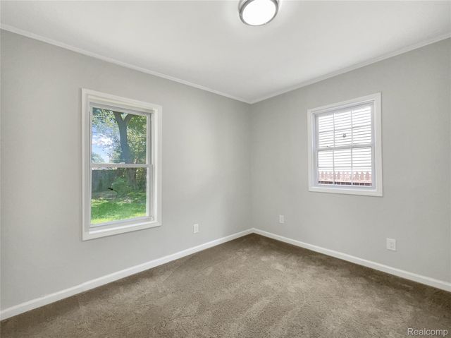 21521 ROOSEVELT Avenue, Farmington Hills, MI 48336