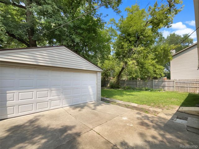 21521 ROOSEVELT Avenue, Farmington Hills, MI 48336